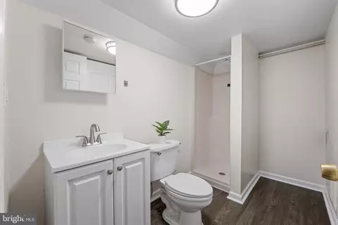 Bath - 9636 Aspen Pl, Manassas, VA 20110 photo 2 of 4