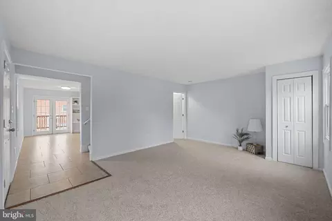 Living - 9636 Aspen Pl, Manassas, VA 20110 photo 3 of 5