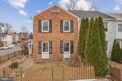 Exterior - 9636 Aspen Pl, Manassas, VA 20110 photo 2 of 5