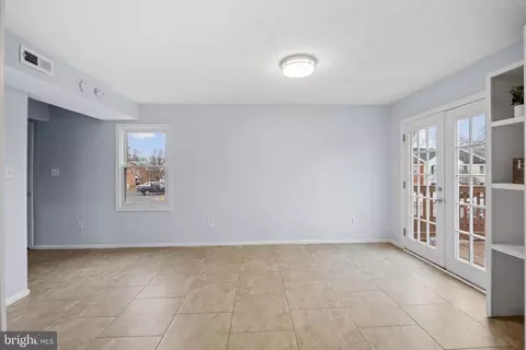 Living - 9636 Aspen Pl, Manassas, VA 20110 photo 1 of 5