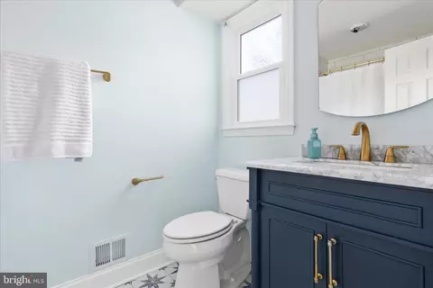 Bath - 10283 Cedar Ridge Dr, Manassas, VA 20110 photo 2 of 6