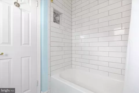 Bath - 10283 Cedar Ridge Dr, Manassas, VA 20110 photo 3 of 6