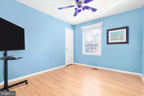 Bedroom - 10283 Cedar Ridge Dr, Manassas, VA 20110 photo 4 of 6