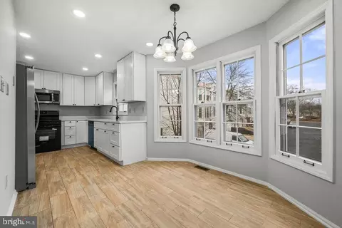 8504 Saddle Ct, Manassas, VA 20110