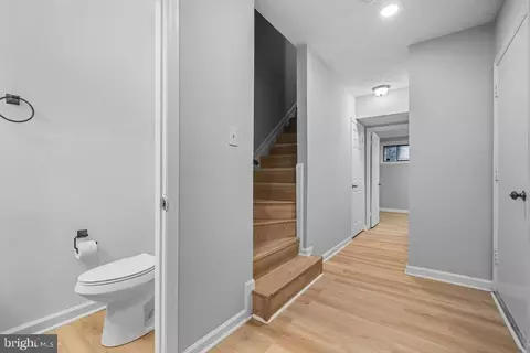 8504 Saddle Ct, Manassas, VA 20110 photo 3