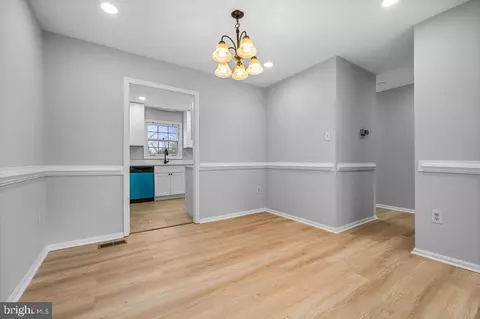8504 Saddle Ct, Manassas, VA 20110 photo 12