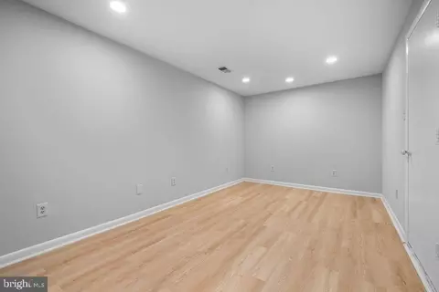 8504 Saddle Ct, Manassas, VA 20110 photo 4