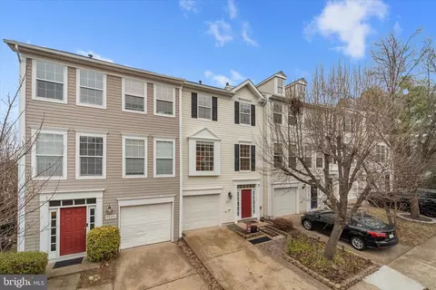 9222 Acer Ln, Manassas, VA 20110