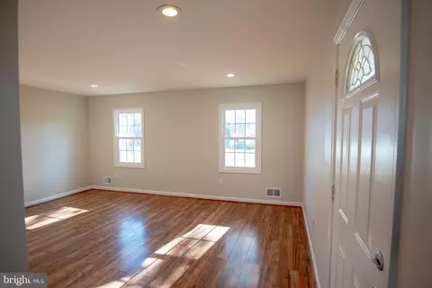 Living - 9278 Taney Rd, Manassas, VA 20110 photo 1 of 4
