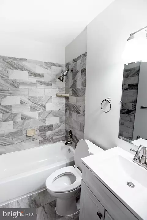 Bath - 9278 Taney Rd, Manassas, VA 20110 photo 3 of 5