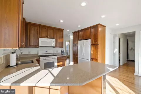 9403 Cloverhill Ct, Manassas, VA 20110 photo 11