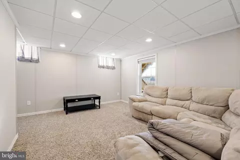 9403 Cloverhill Ct, Manassas, VA 20110 photo 27