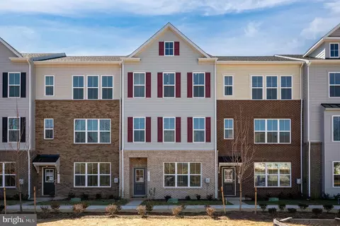 10161 Queens Way, Manassas, VA 20110