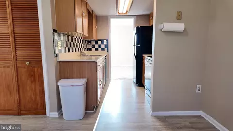 Entry Way - 9064 Mcrae Ct, Manassas, VA 20110 photo 3 of 6