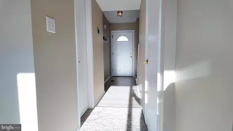 Entry Way - 9064 Mcrae Ct, Manassas, VA 20110 photo 4 of 6