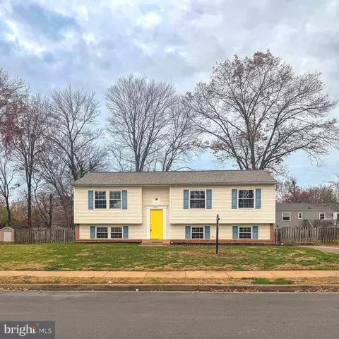 9212 Landgreen St, Manassas, VA 20110