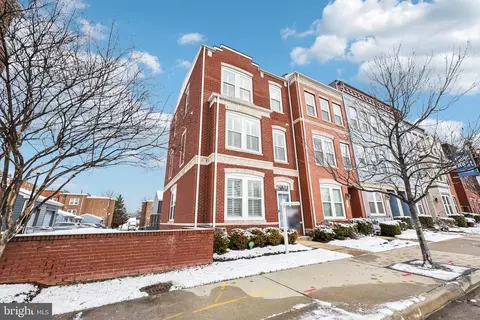 8956 Center St, Manassas, VA 20110