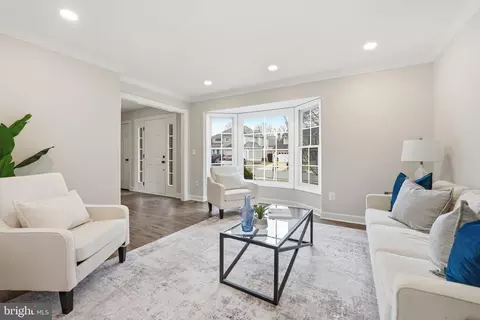Living - 10162 Corydalis Ct, Manassas, VA 20110 photo 1 of 6