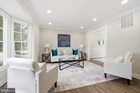Living - 10162 Corydalis Ct, Manassas, VA 20110 photo 3 of 6