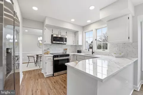 Kitchen - 10162 Corydalis Ct, Manassas, VA 20110 photo 1 of 5