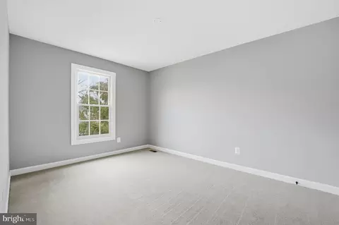Bedroom - 10162 Corydalis Ct, Manassas, VA 20110 photo 3 of 9