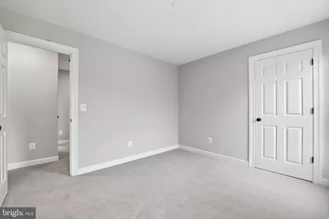 Bedroom - 10162 Corydalis Ct, Manassas, VA 20110 photo 7 of 9