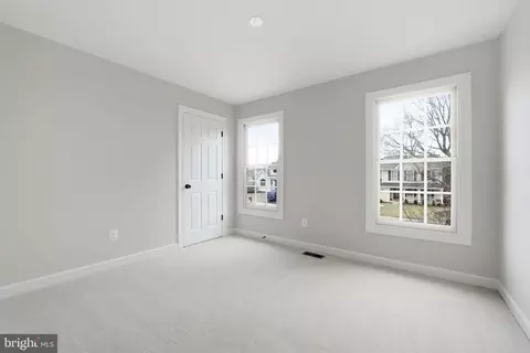 Bedroom - 10162 Corydalis Ct, Manassas, VA 20110 photo 2 of 9