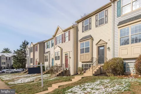 8770 Deblanc Pl, Manassas, VA 20110 photo 4