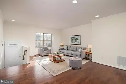 8770 Deblanc Pl, Manassas, VA 20110 photo 6