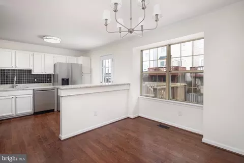 8770 Deblanc Pl, Manassas, VA 20110 photo 13