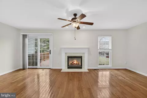 Living - 10315 Oconnell Ct, Manassas, VA 20110 photo 6 of 6
