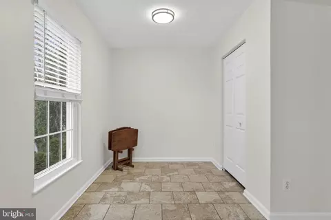 Entry Way - 10315 Oconnell Ct, Manassas, VA 20110 photo 5 of 7
