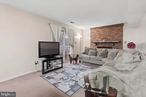 Living - 9131 Karlo St, Manassas, VA 20110 photo 1 of 2