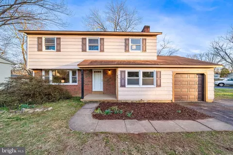 8811 Cather Ave, Manassas, VA 20110