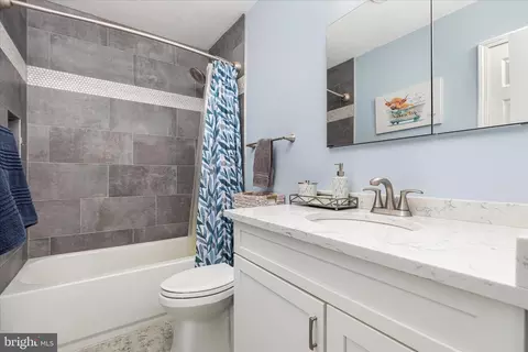 Bath - 10245 Battlefield Dr, Manassas, VA 20110 photo 1 of 1