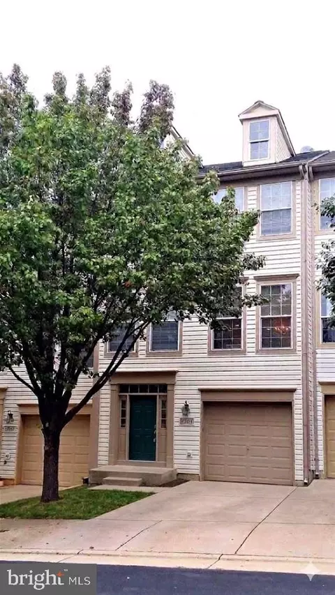 9305 China Grove Ct, Manassas, VA 20110
