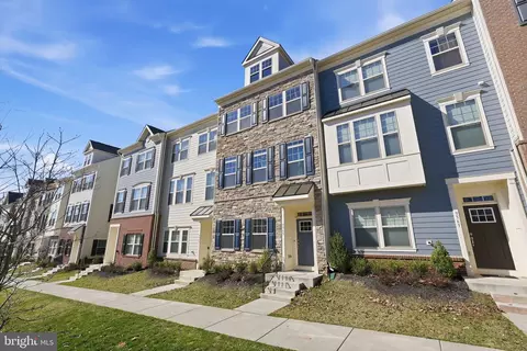 Exterior - 9365 Barnes Loop, Manassas, VA 20110 photo 3 of 5