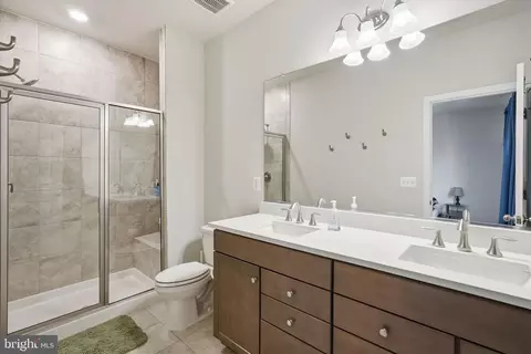 Bath - 9365 Barnes Loop, Manassas, VA 20110 photo 1 of 1