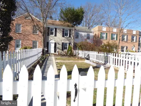 9736 Grant Ave, Manassas, VA 20110