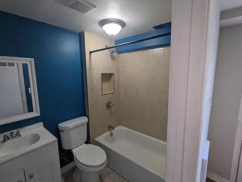 Bath - 8903 Wilson Ave, Manassas, VA 20110 photo 4 of 4