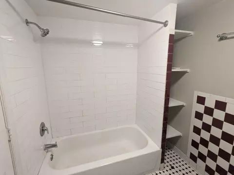 Bath - 8903 Wilson Ave, Manassas, VA 20110 photo 3 of 4