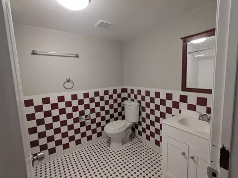 Bath - 8903 Wilson Ave, Manassas, VA 20110 photo 2 of 4