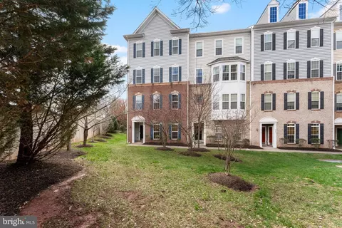 9541 Chancellorsville Ln, Manassas, VA 20110