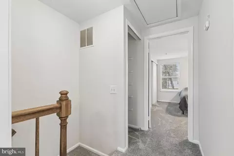 Entry Way - 8653 Braxted Ln, Manassas, VA 20110 photo 4 of 5