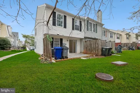 Exterior - 8653 Braxted Ln, Manassas, VA 20110 photo 2 of 2