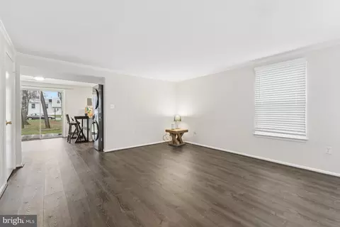 Living - 8653 Braxted Ln, Manassas, VA 20110 photo 1 of 2