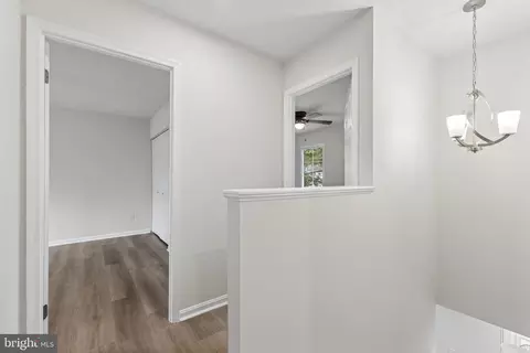 Entry Way - 8928 Rolling Rd, Manassas, VA 20110 photo 6 of 8