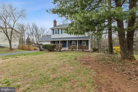 Exterior - 8928 Rolling Rd, Manassas, VA 20110 photo 3 of 5