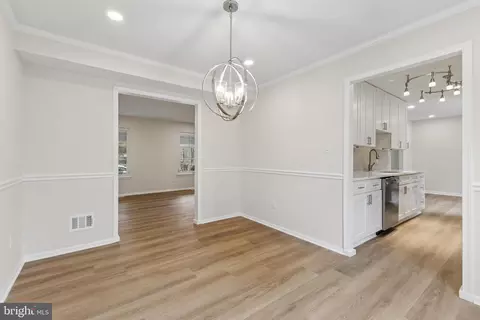 Entry Way - 8928 Rolling Rd, Manassas, VA 20110 photo 2 of 8