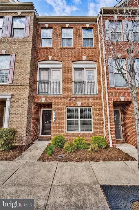 9232 Prescott Ave, Manassas, VA 20110
